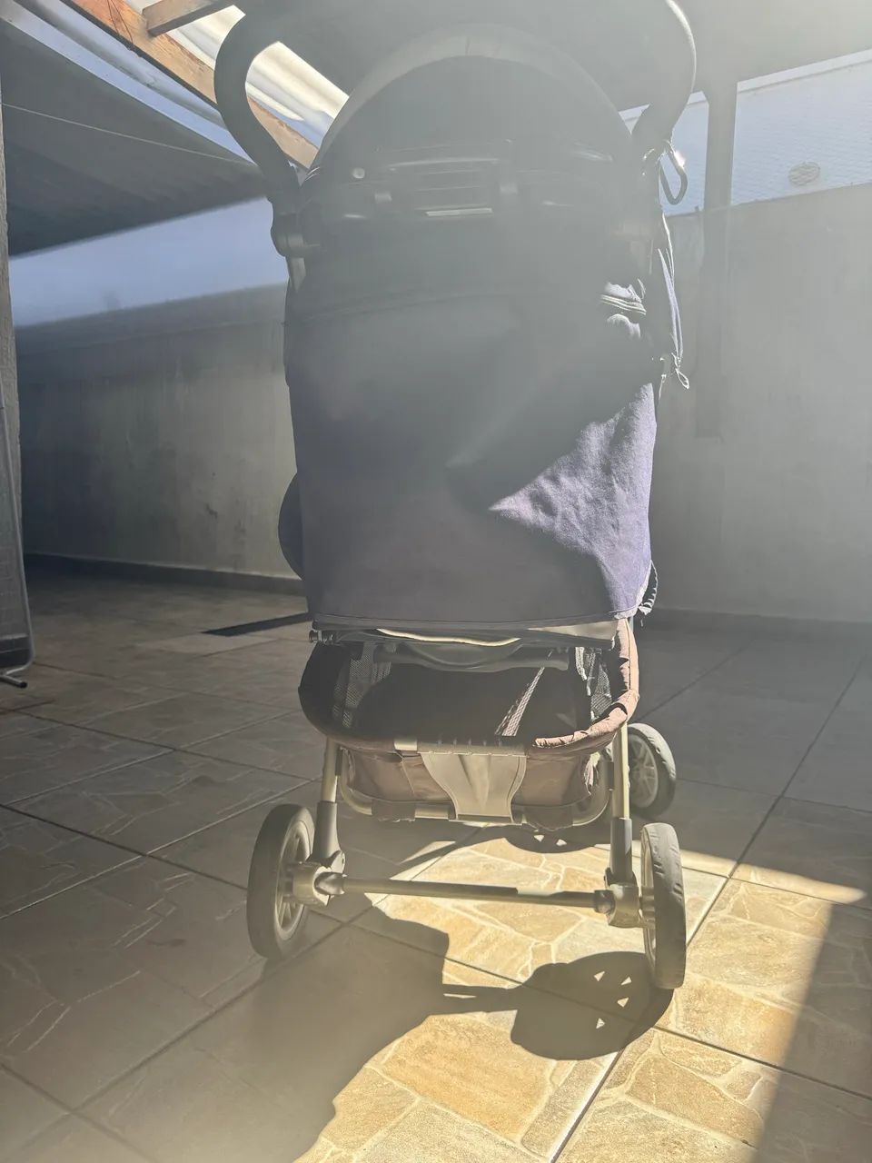 Carrinho de bebê com bebê conforto - Chicco - Foto 4