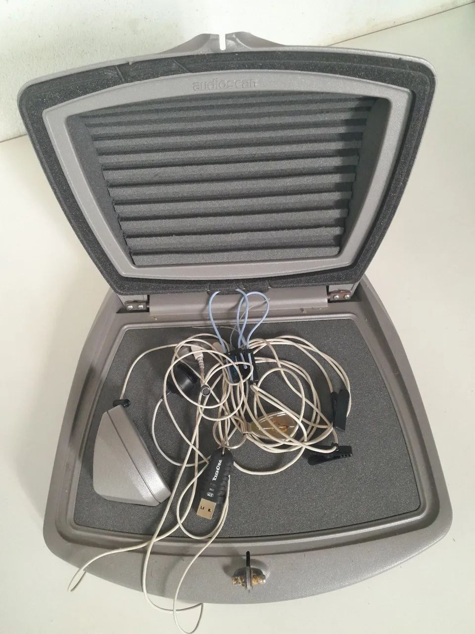 Aparelho de audiometria 