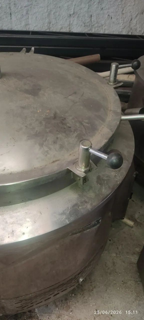 4 caldeirões INOX industrial.GLP.semi-novos 300litros"LEIA" - Foto 5