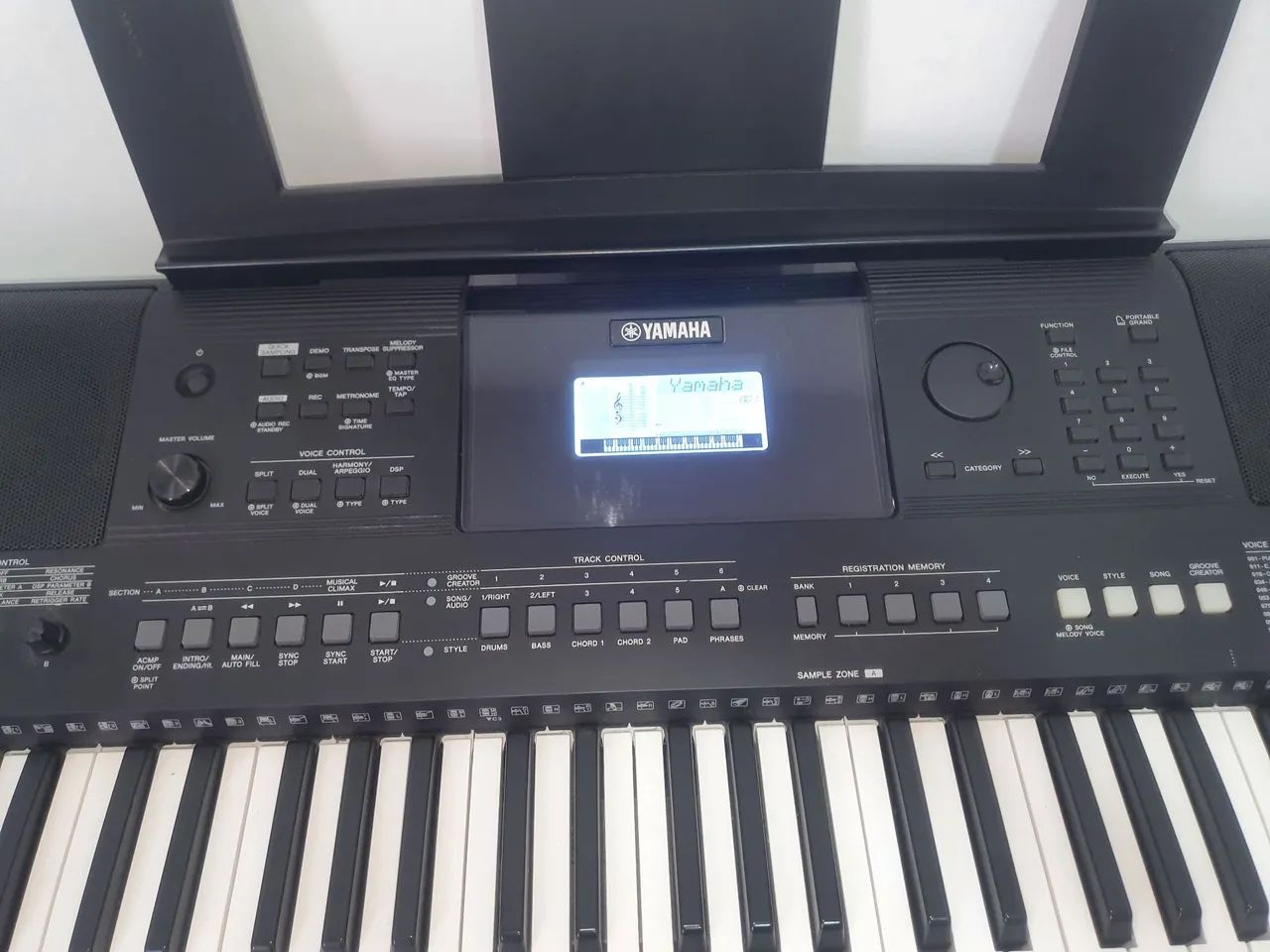 TECLADO YAMAHA PSR E463  - Foto 5