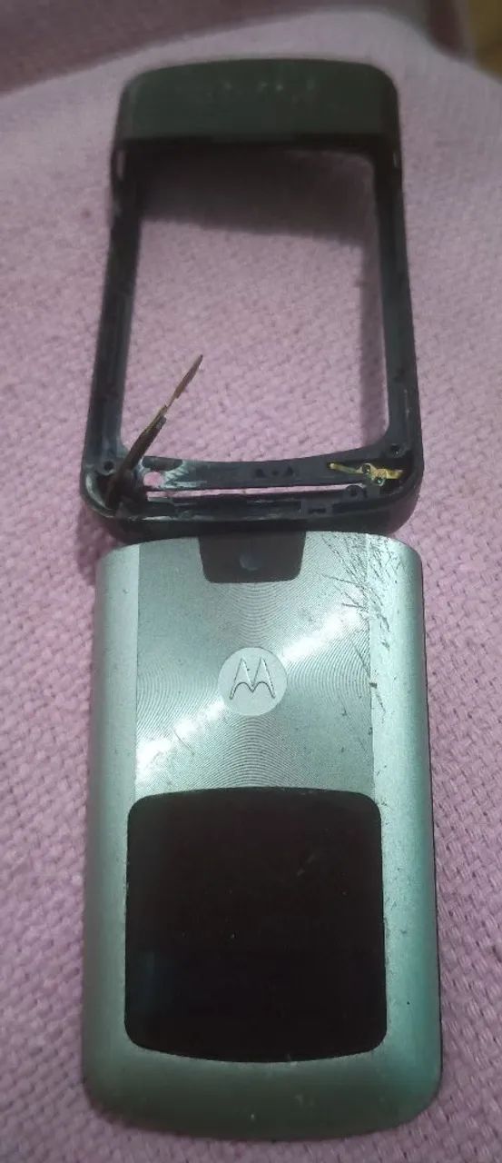 carcaça usada Motorola RAZR V3. - Foto 2