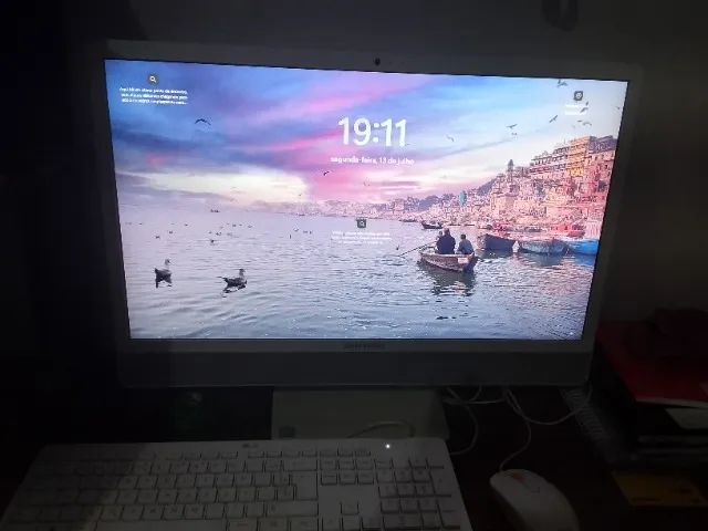 Vendo All-in-One Samsung - Ótimo para Estudos e Trabalho!