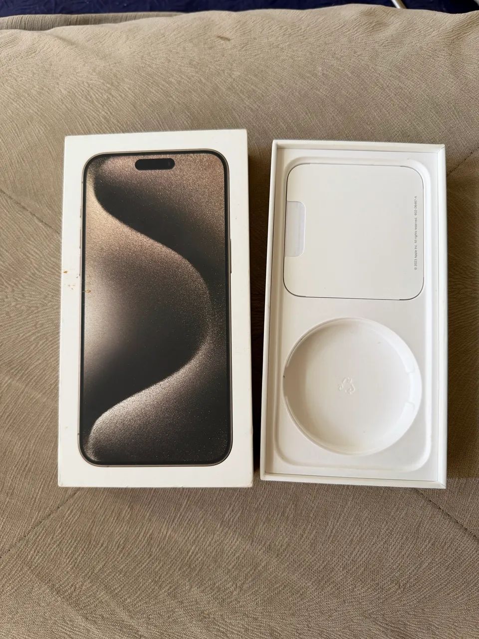 Caixa Iphone 15 pro max Titanium Natural  - Foto 2