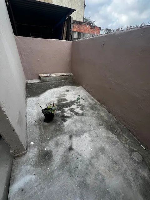 Alugo ap quarto e sala com área externa em Bento RIbeiro - Foto 4