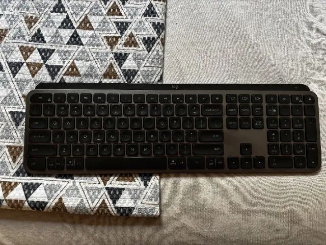 Teclado sem fio Logitech MX Keys Mini com Iluminação Inteligente Bluetooth - Foto 2