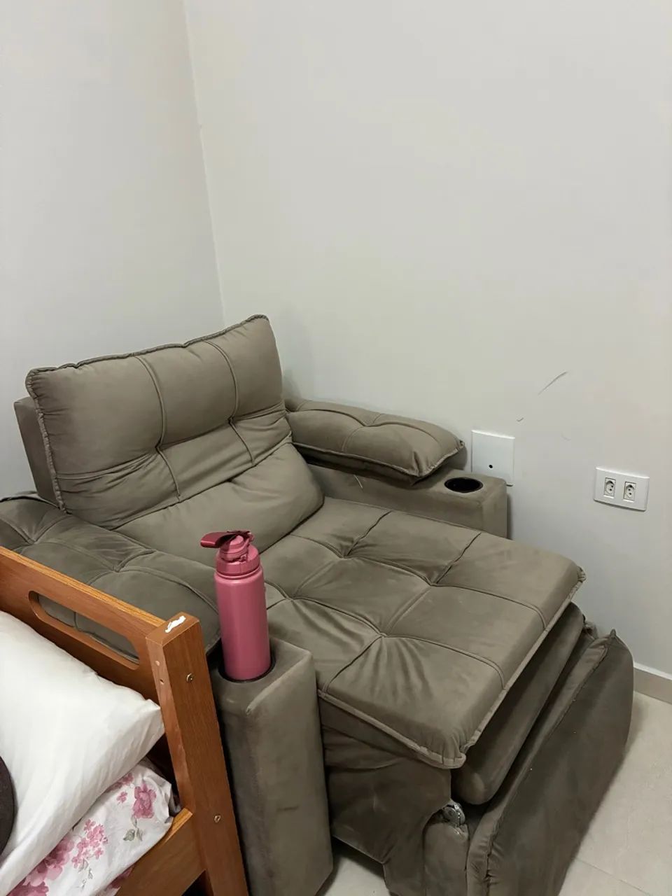 Poltrona reclinável vovô ou amamentação. - Foto 3