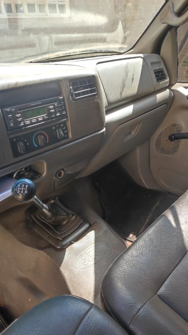 F 350 2001 Baú  - Foto 3