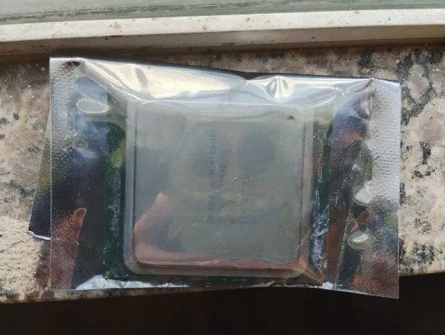 Processador Intel Xeon 2667 v2 - Foto 2