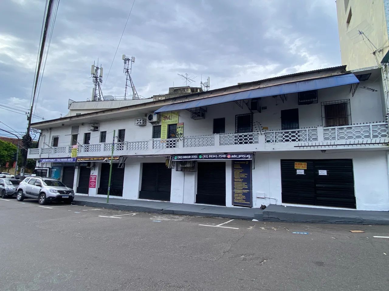 Lindo prédio comercial 
