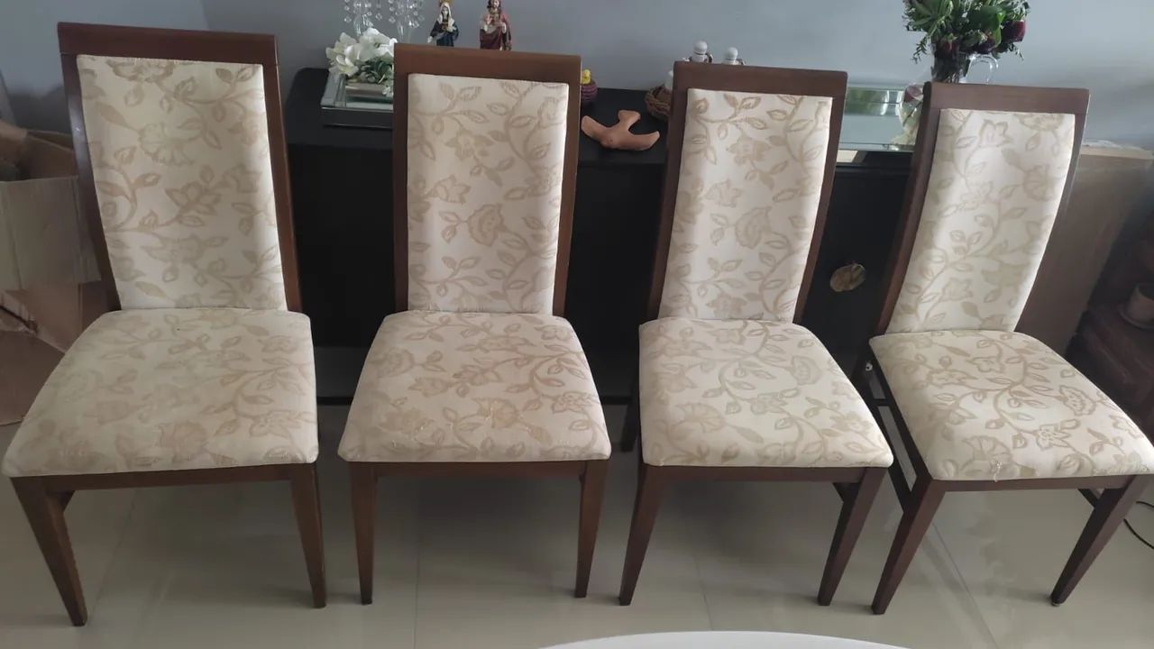 Vendo 4 Cadeiras de Madeira para Sala de Jantar - Foto 2