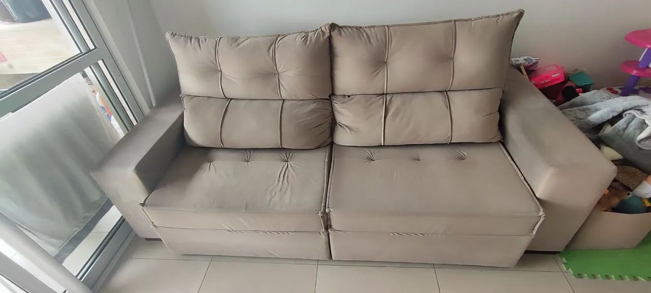 Sofá em Chease semi novo