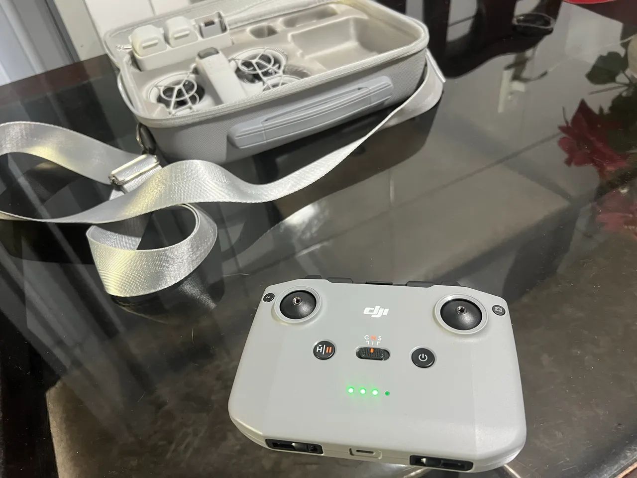 DJI Neo Fly More Combo + Controle + 2 Baterias - Foto 3