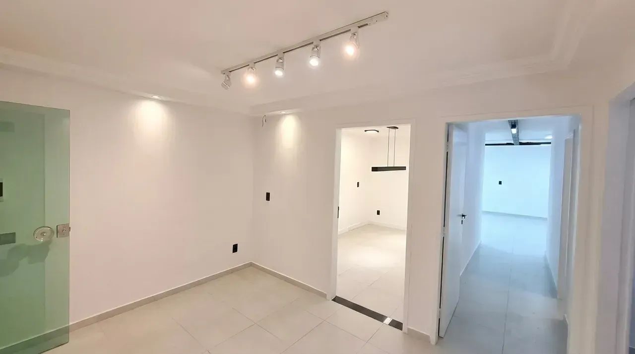 Excelente Sala Comercial com Garagem no Centro  Ed. Pedro Xavier (89m² Padrão)