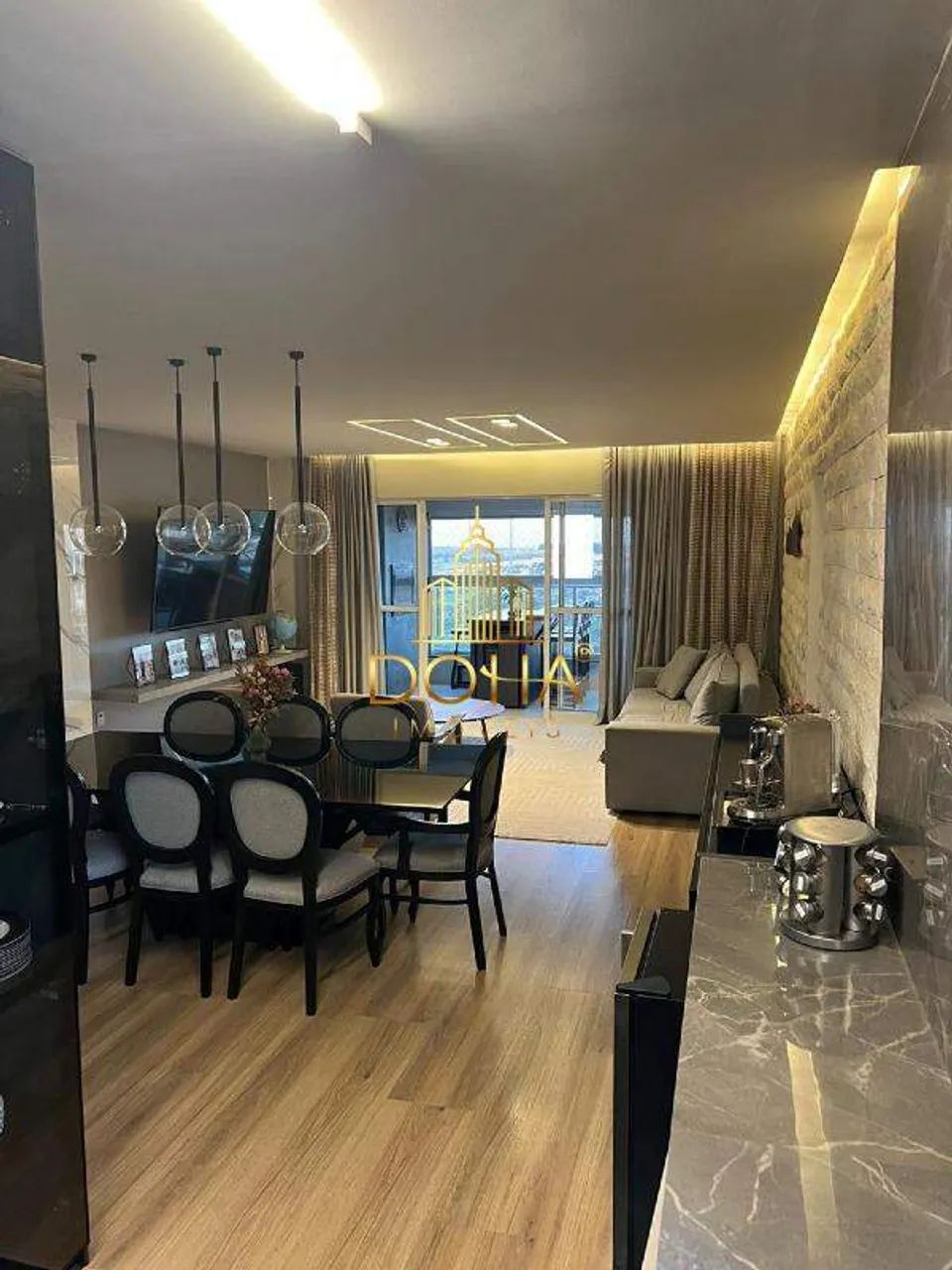 APARTAMENTO MOBILIADO NO CENTRO COM 2 VAGAS E AMPLO ESPAÇO INTERNO! - Foto 2