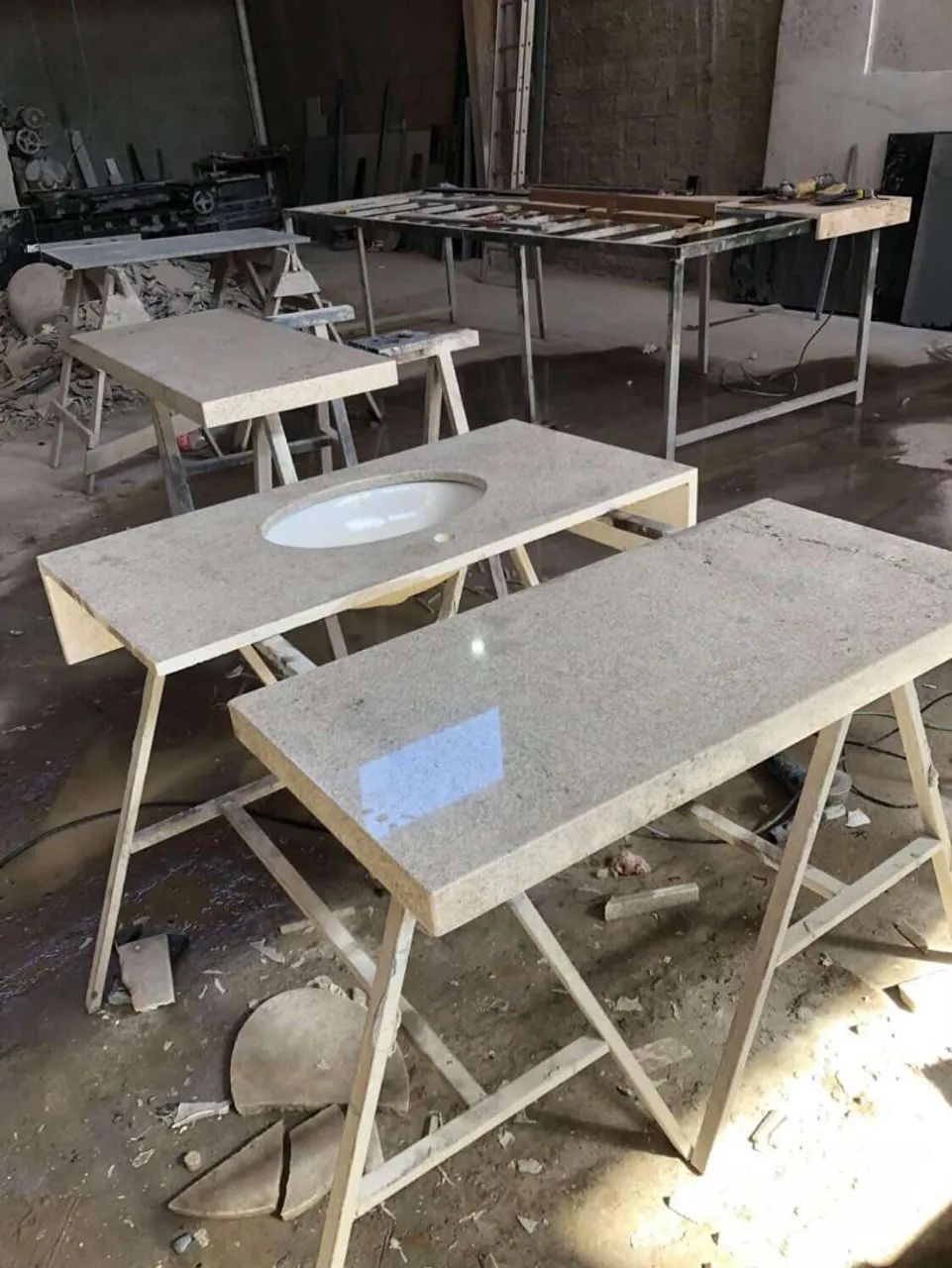 Pias, bancadas de mármore 