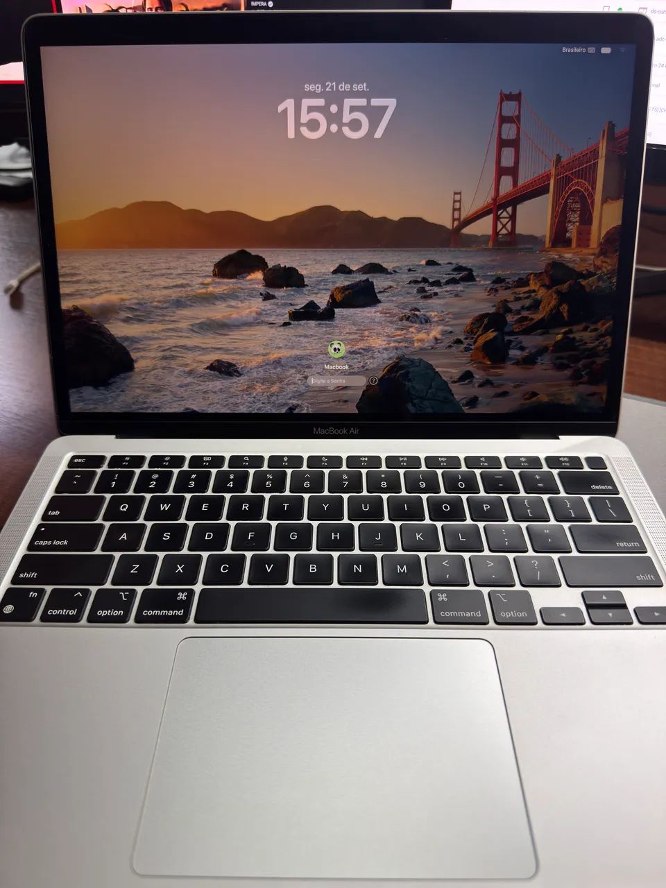 MacBook Air M1 8gb ram 256gb SSD 