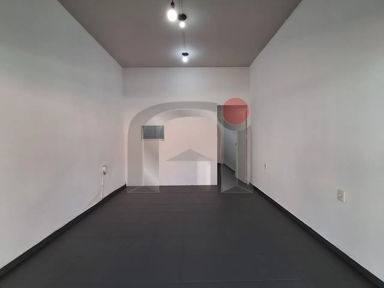 SALÃO EM ÓTIMA LOCALIZAÇÃO - Foto 2
