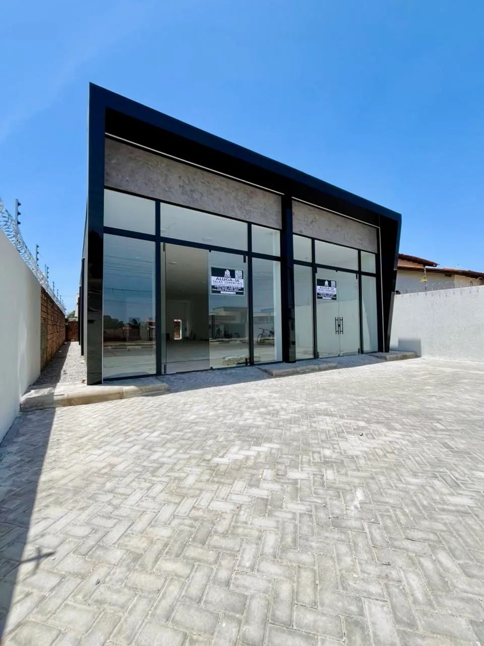 Aluga-se excelente ponto comercial no bairro Cidade Satélite