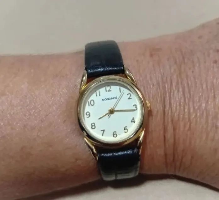Mondaine feminino 