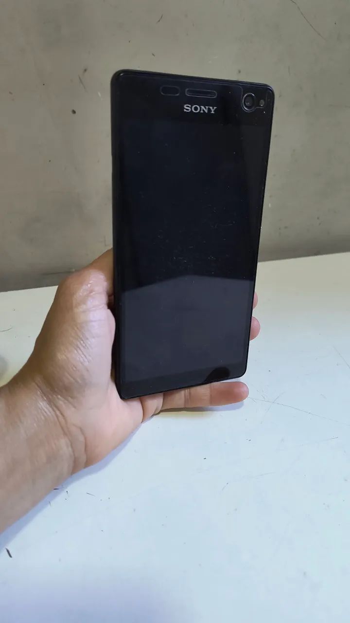 Antigo Celular Sony Xperia não funciona, para colecionador 