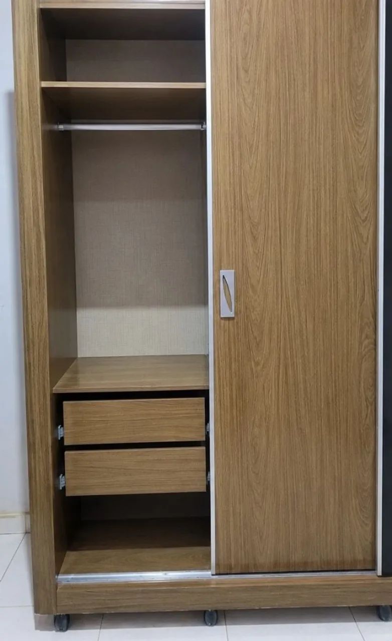 Guarda-Roupa 3 Portas com Espelho