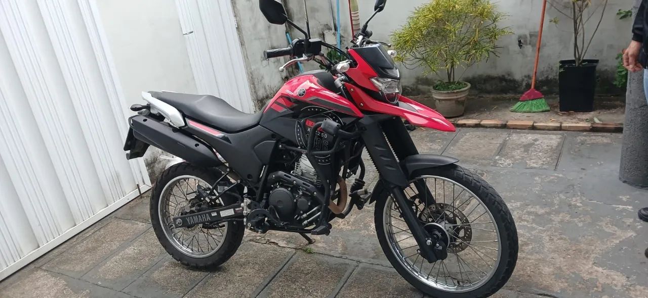Moto Yamaha Lander
