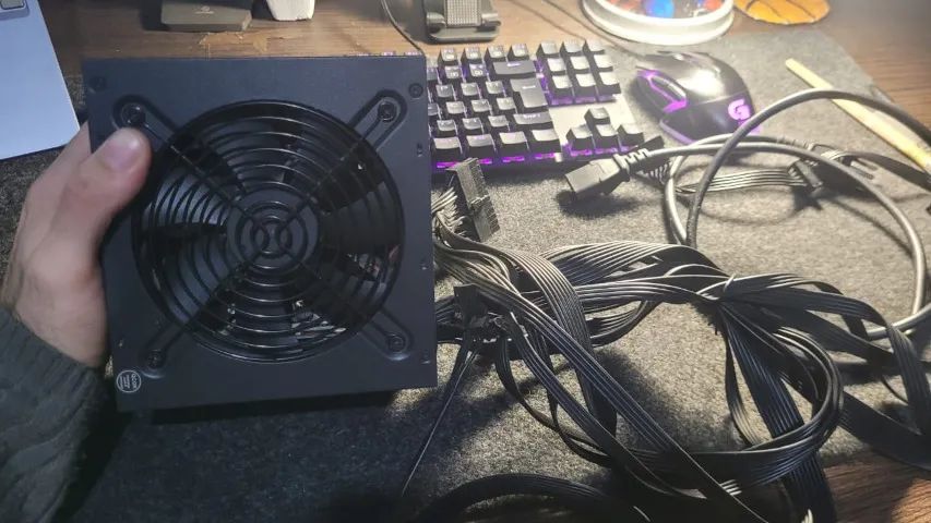 Fonte Cooler Master MWE 600W 80 Plus Bronze ? 8 Meses de Uso, Sem Defeitos - Foto 2