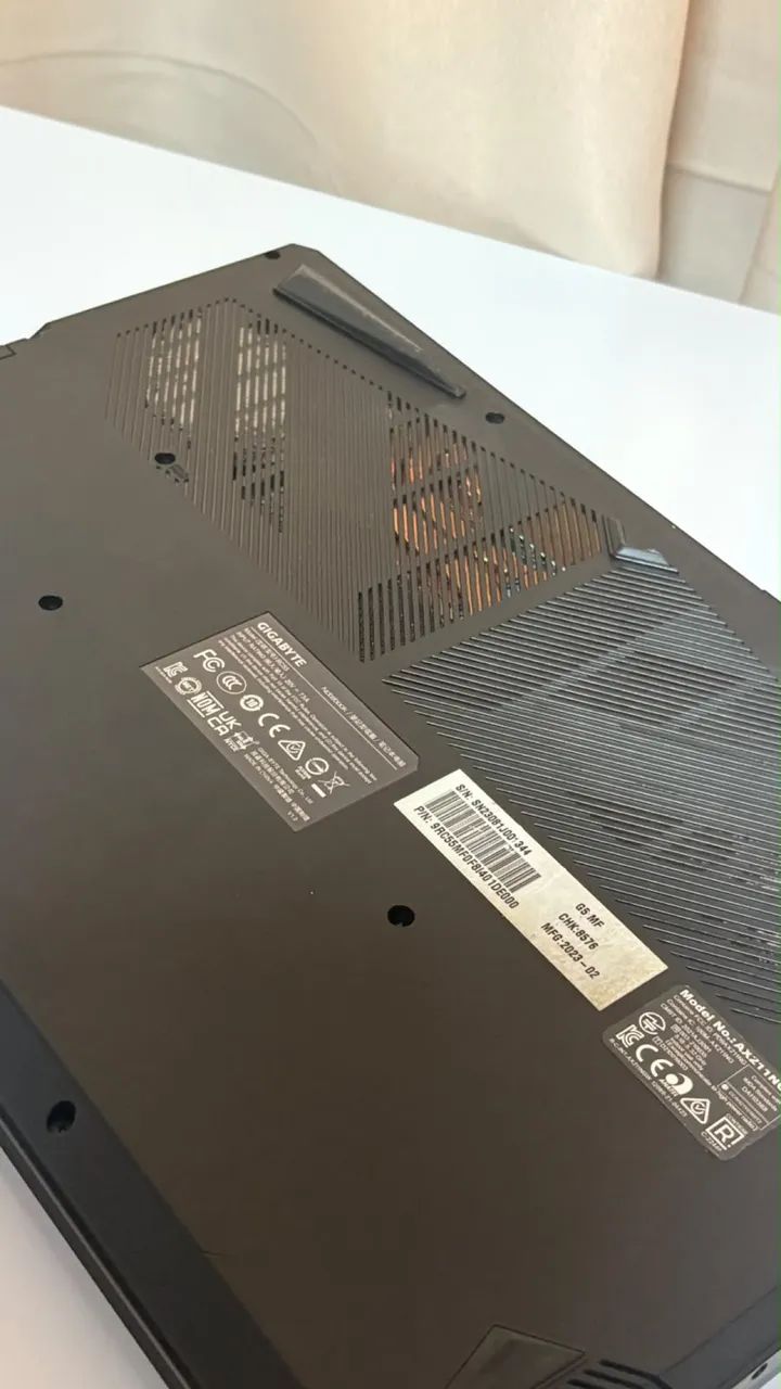 Notebook gamer Gigabyte G5 MF 2024 - Foto 2
