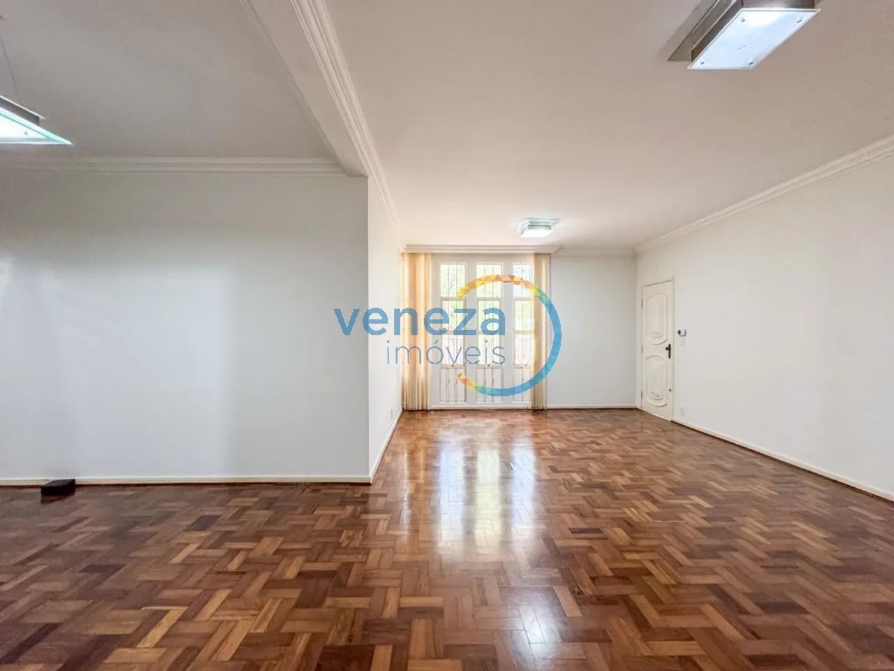 Casa comercial à venda no Centro de Rolândia, 4 salas - Foto 4