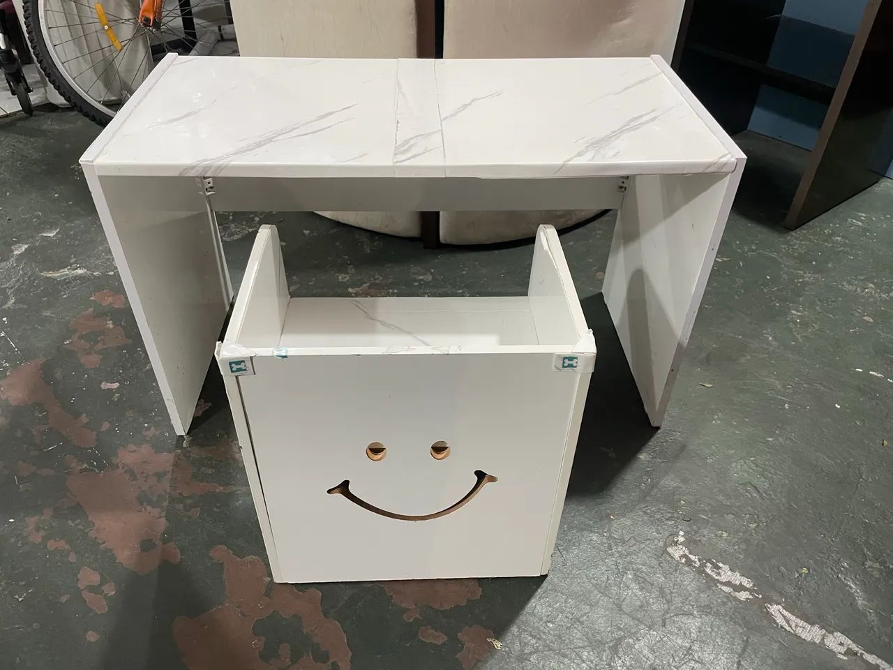 Mesa infantil com banquinho