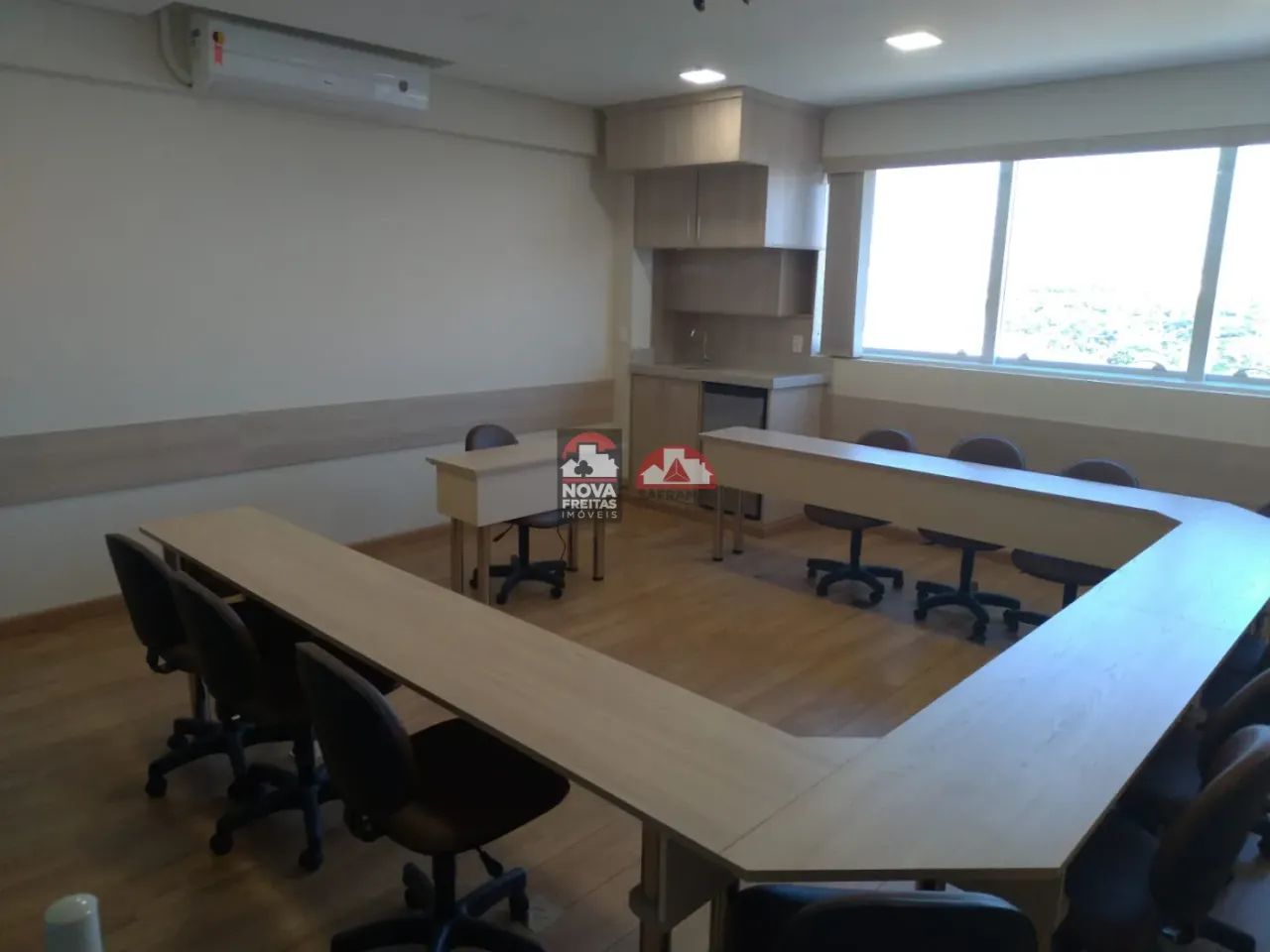 Comercial Sala em condomínio em Taubaté