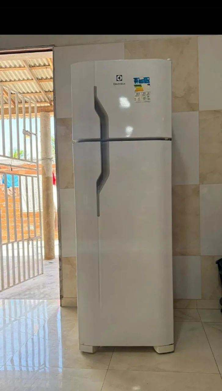 Vendo geladeira Eletrolux duplex DC3 260L