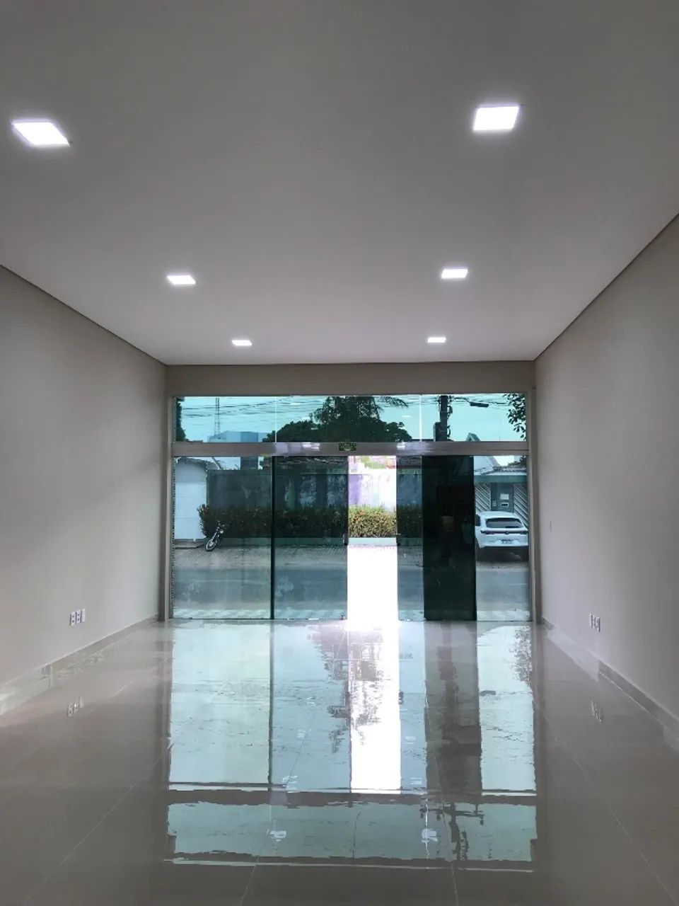 Aluga-se salas comerciais em excelente localização - Foto 4