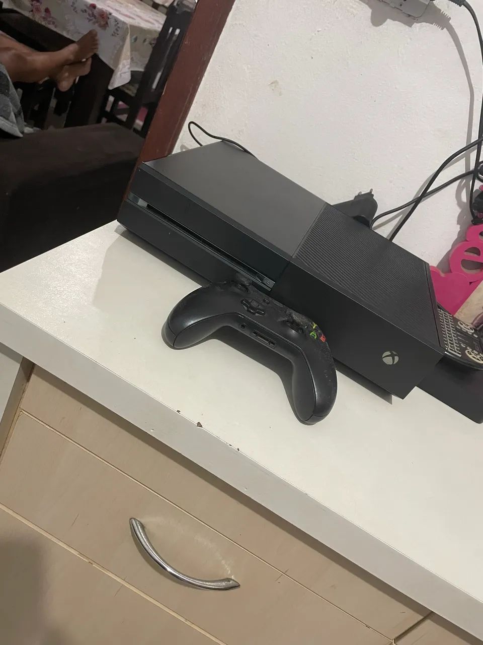 XBOX ONE FAT 500GB COM 1 CONTROLE FUNCIONANDO TUDO PERFEITAMENTE  - Foto 2