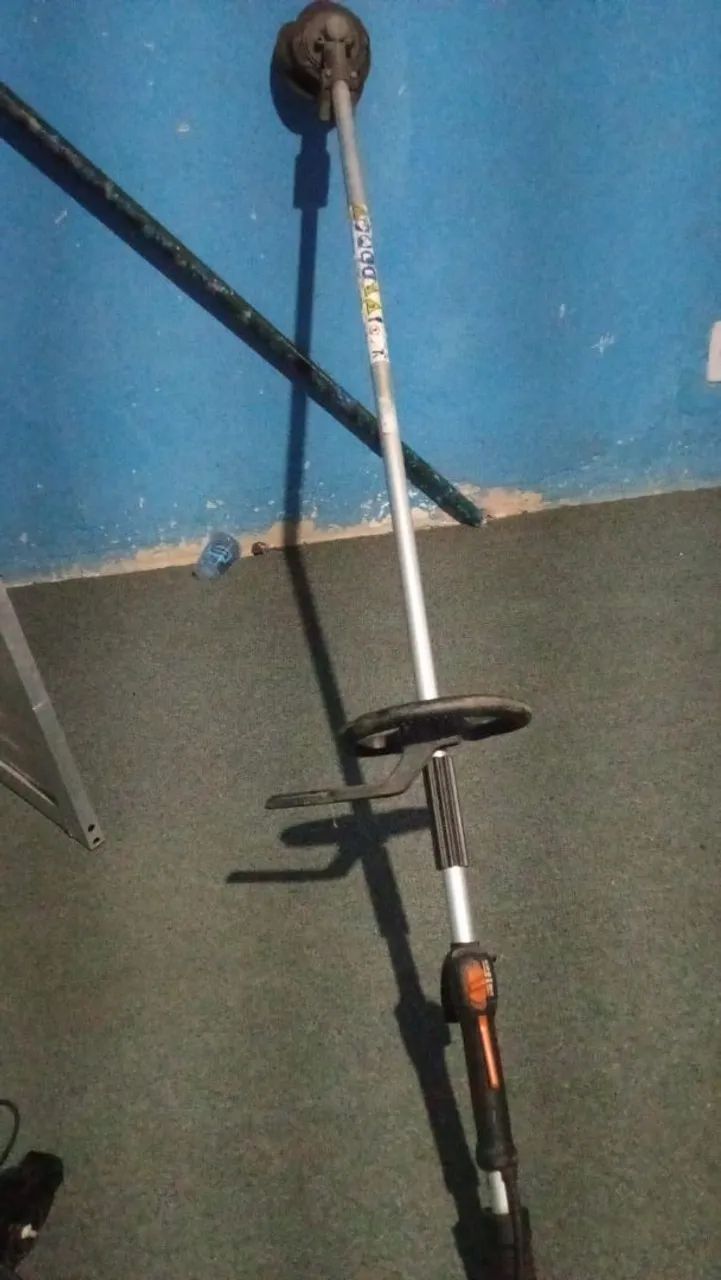 roçadeira costal STIHL FR 220 (USADO).