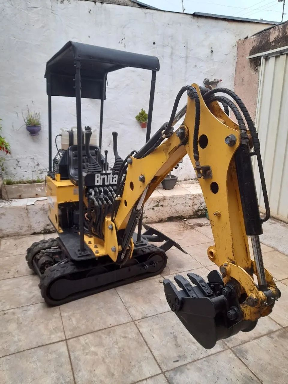 Vendo mini escavadeira 