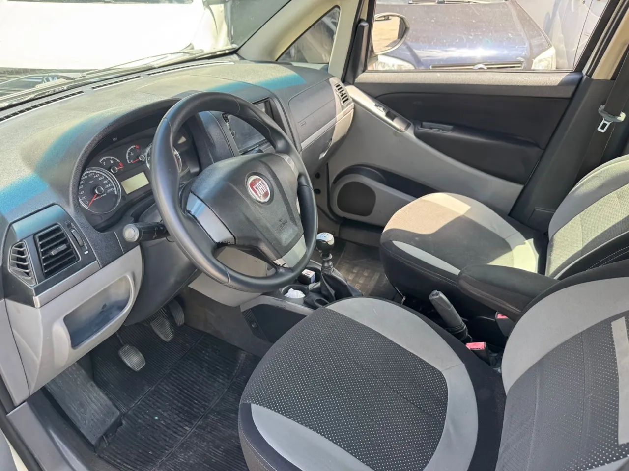Fiat Idea Sporting 1.8 Flex 16V 5P 2012 - Foto 5