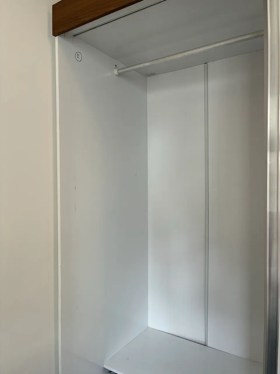 Armário branco - guarda roupa  - Foto 4