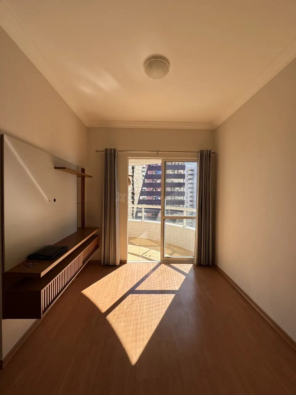 Apartamento 02 dormitórios | Ed. Tom Jobin - Foto 3