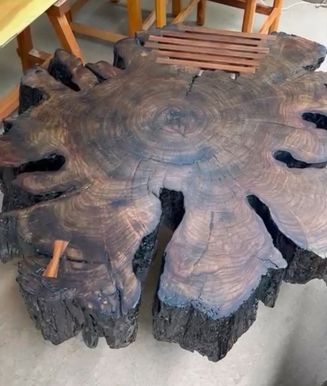 Mesa de centro Sinuosa - madeira maciça  - Foto 2