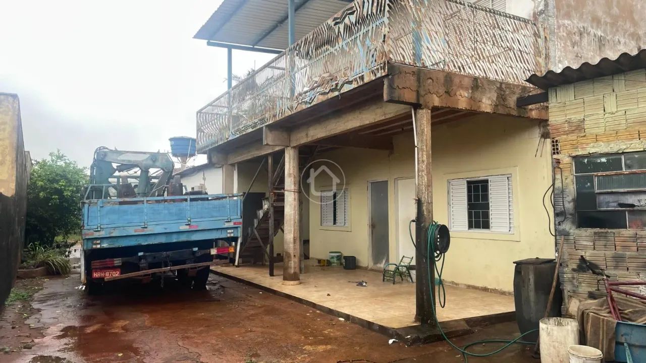 CASA COM SOBRA DE TERRENO PRÓXIMO A LAGOA ITATIAIA - Foto 2