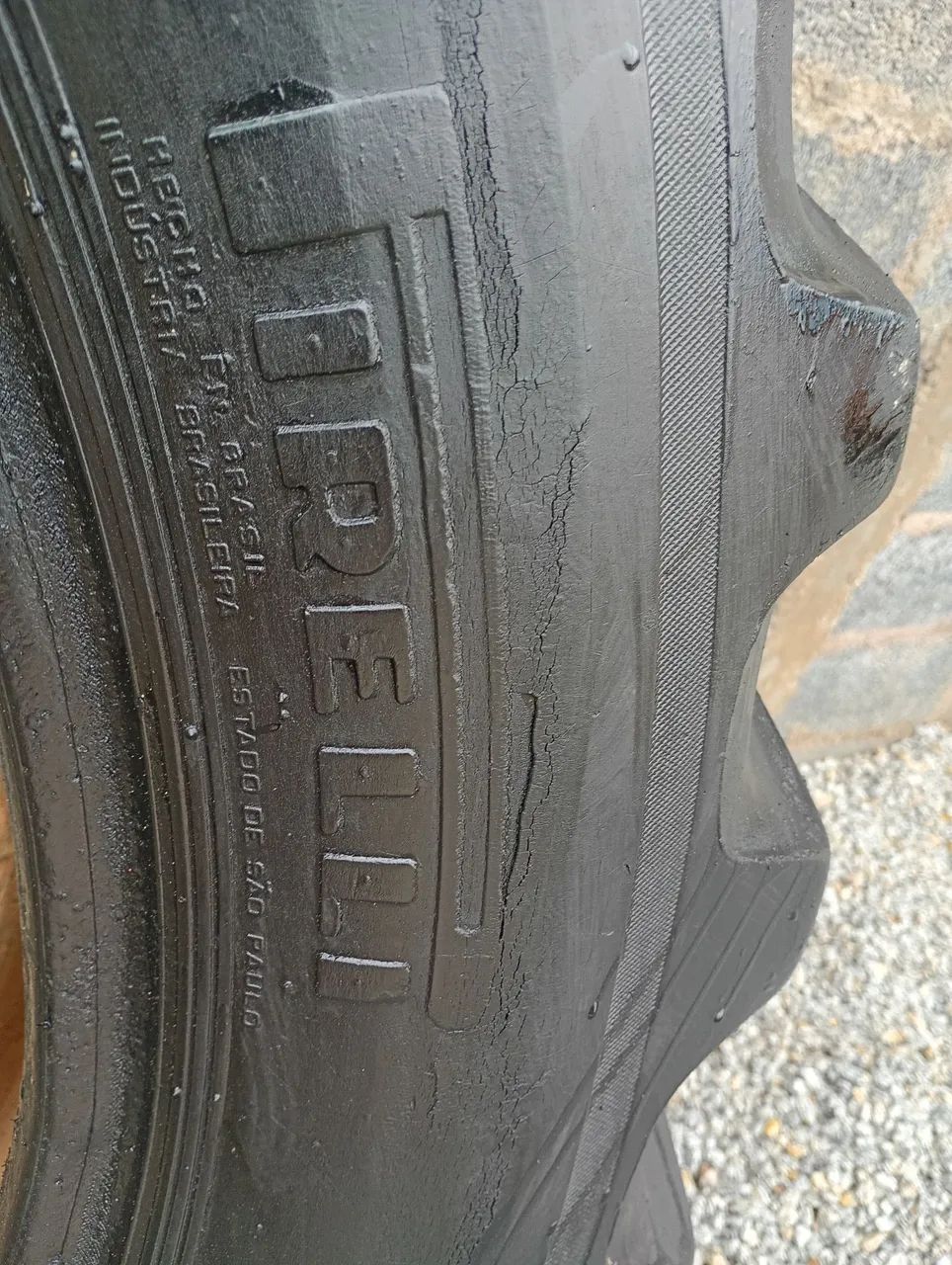 Pneu de Trator Usado 13.6.38  - Foto 2