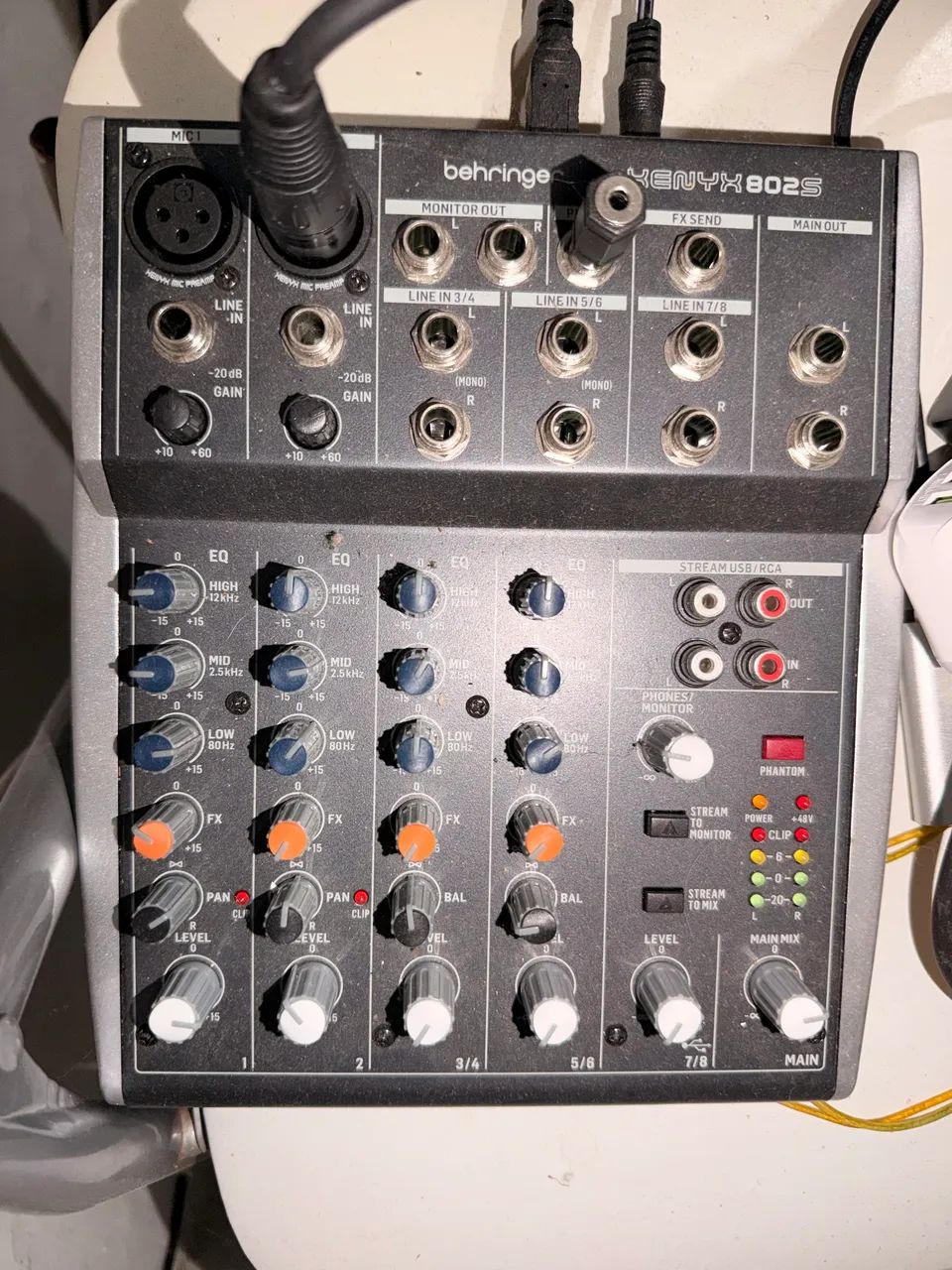 Behringer Xenyx 802s mesa e interface