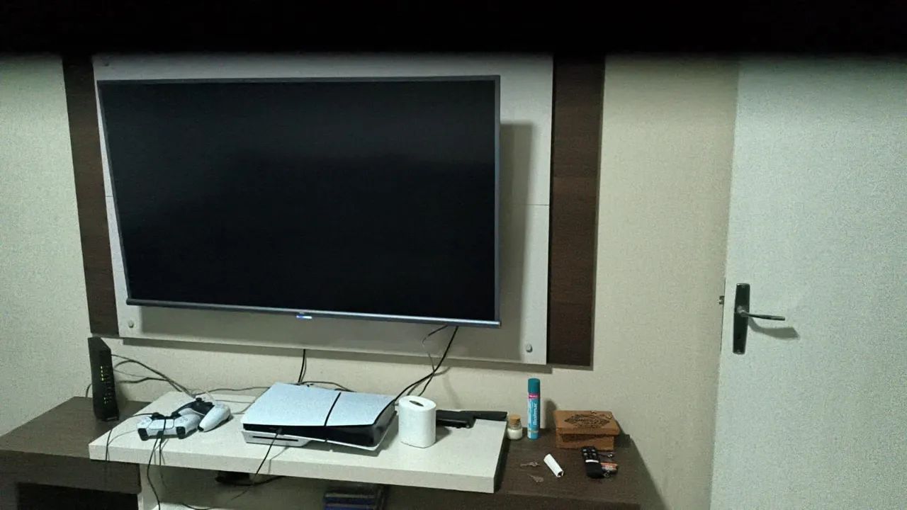 Rack com painel de TV