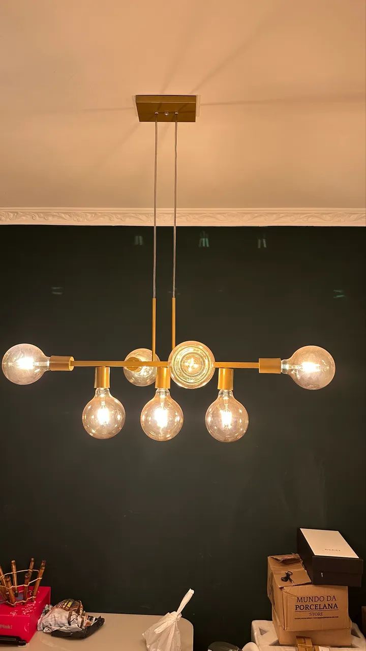 Luminária dourada