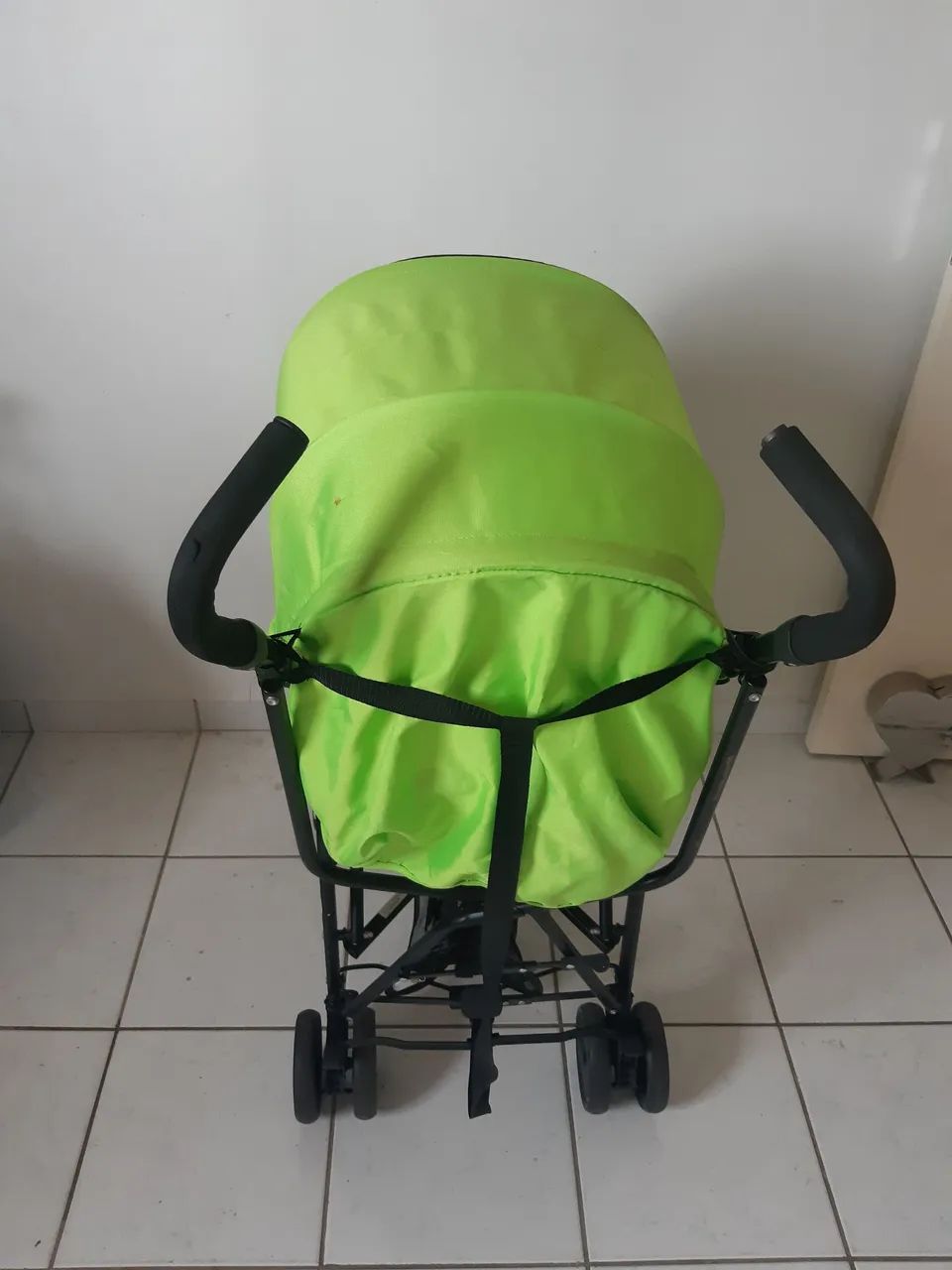 Carrinho de bebê para passeio