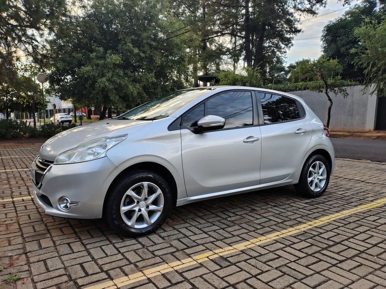 Peugeot 208 ACTIVE 1.5 8V FLEX 2015