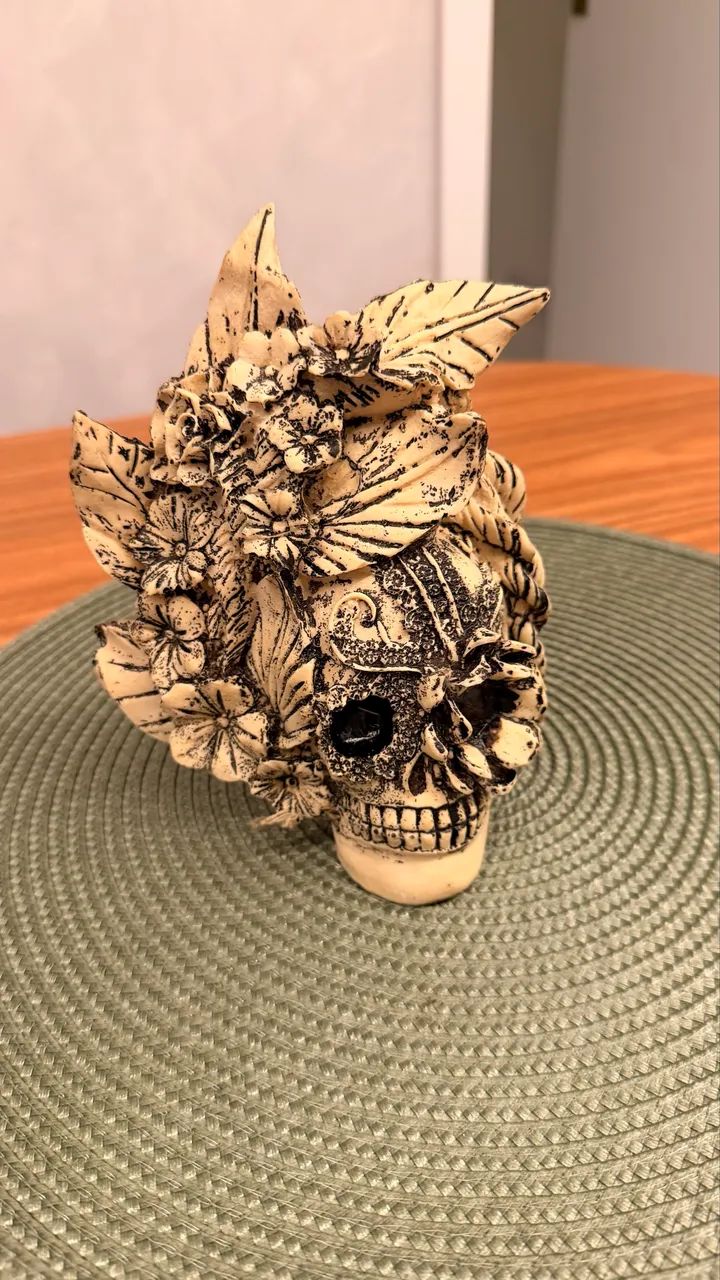 Caveira mexicana artesanato Frida floral 