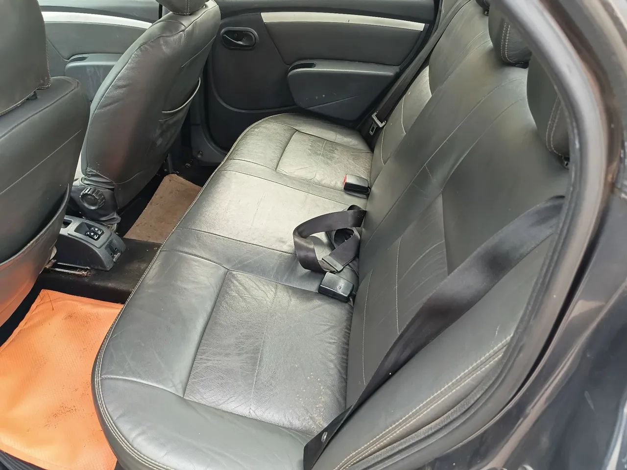 Renault Logan Privilège Hi-flex 1.6 8V 4P 2008 - Foto 4