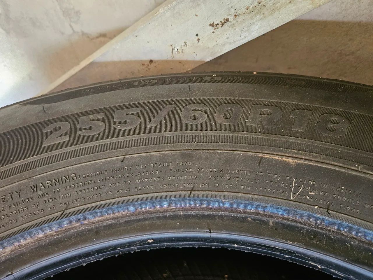 Pneu 255/60 R18 - Foto 2